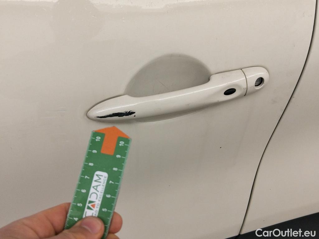  Renault  Captur RENAULT  / 2017 / 5P / crossover Zen TCe 66kW (90CV) -18 (CX) #38