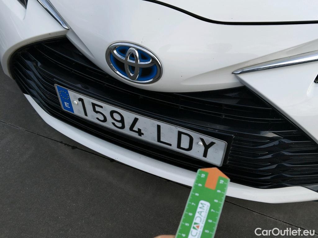  Toyota  Yaris TOYOTA  / 2017 / 5P / berlina con portón 1.5 100H Active #14