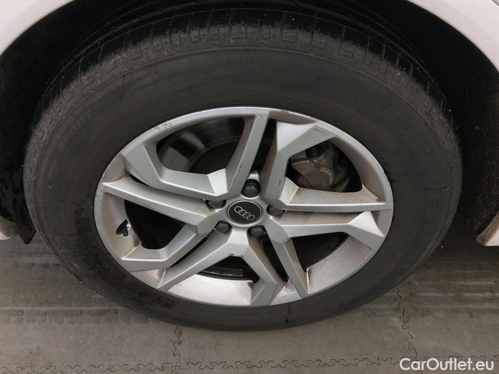  Audi  Q5 AUDI  / 2020 / 5P / todoterreno Advanced 35 TDI 120kW S tronic (AC2) #9