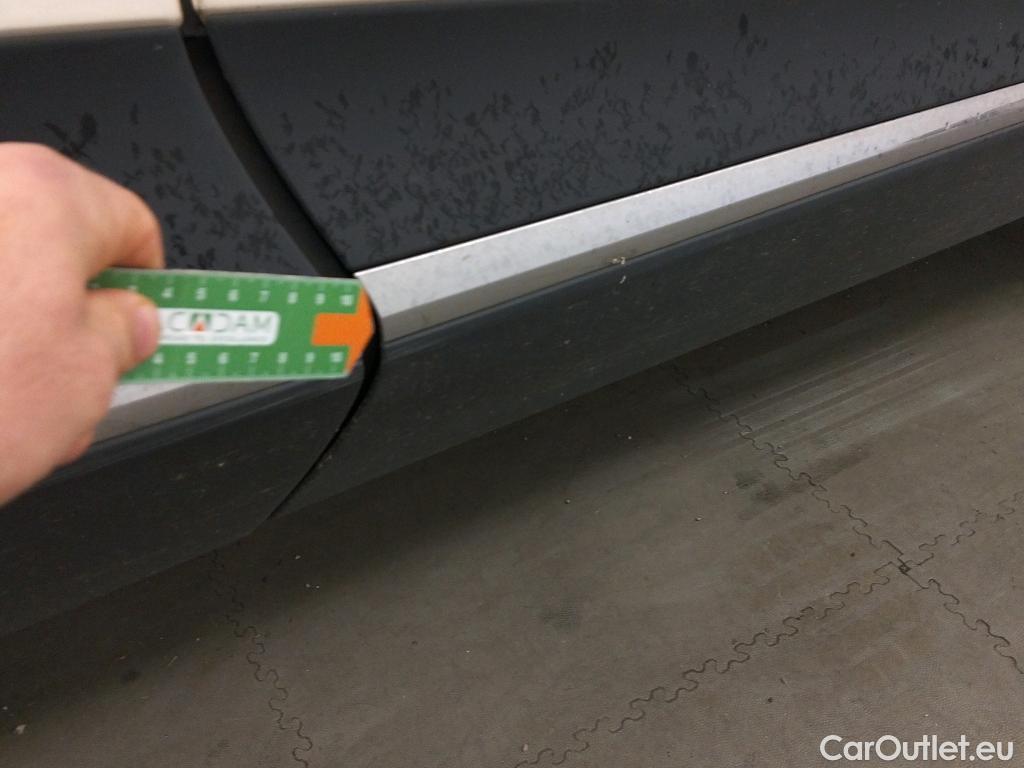  Renault  Captur RENAULT  / 2017 / 5P / crossover Zen TCe 66kW (90CV) -18 (CX) #42