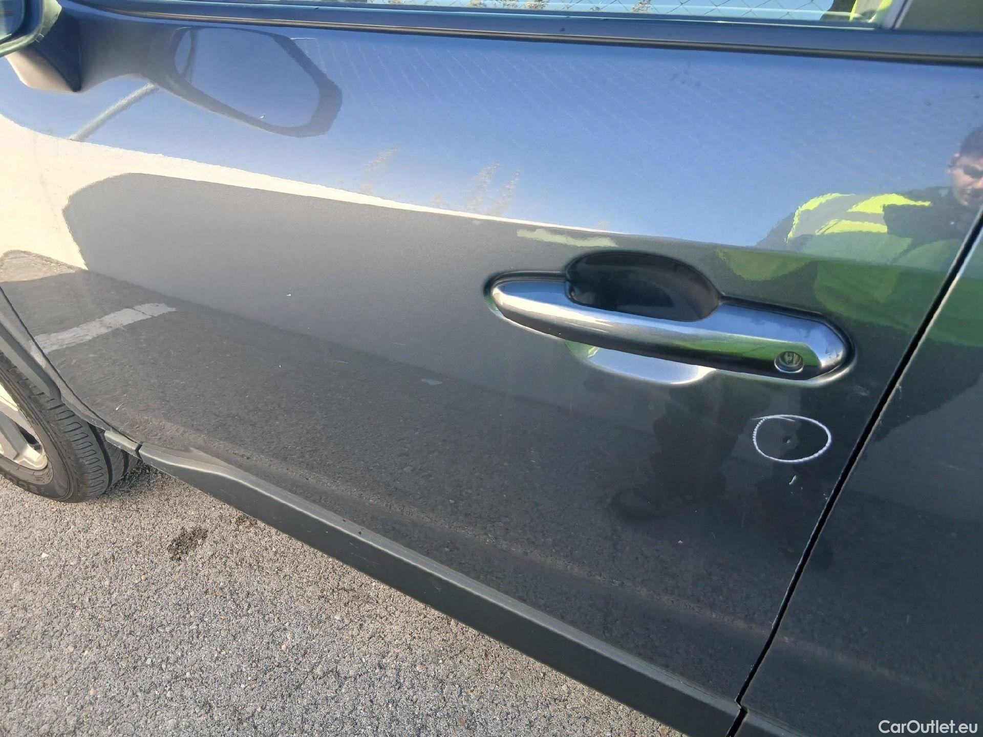  Toyota  RAV4 TOYOTA  / 2018 / 5P / todoterreno 2.5l 220H Advance #15