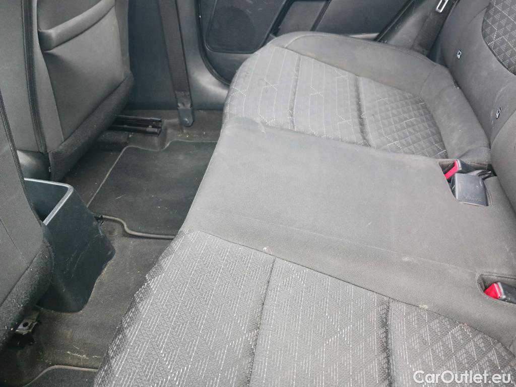  KIA  Rio KIA  / 2020 / 5P / berlina con portón 1.0 T-GDi 74kW (100CV) MHEV iMT Concept #10