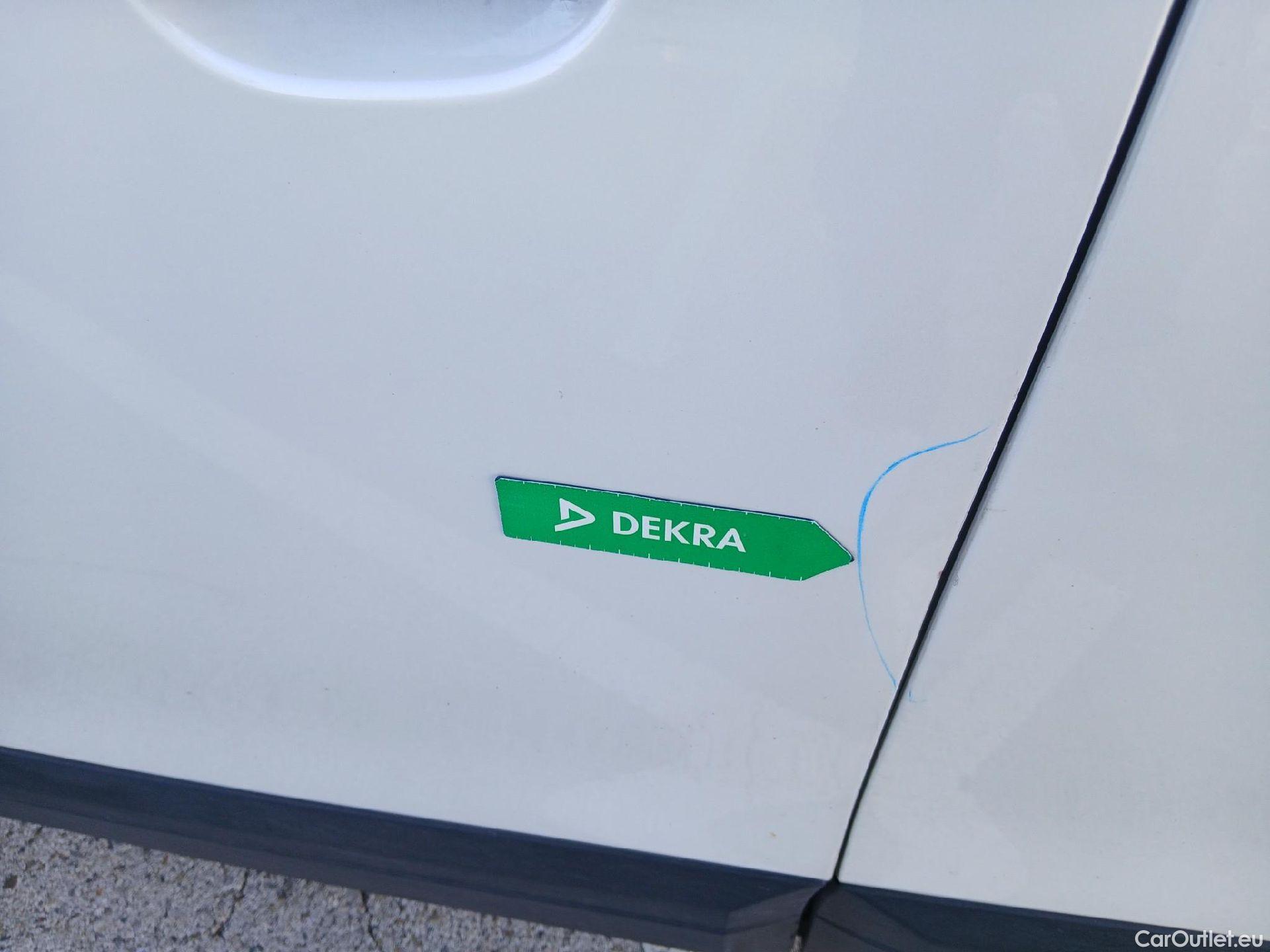  Peugeot  2008 PEUGEOT  / 2019 / 5P / todoterreno Active Pack Puretech 100 S&S BVM6 #9