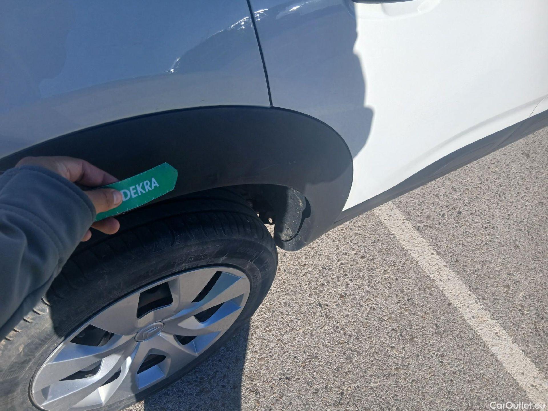  Citroen  C4 Cactus CITROEN  / 2018 / 5P / berlina con portón BlueHDi 73KW (100CV) Live #30