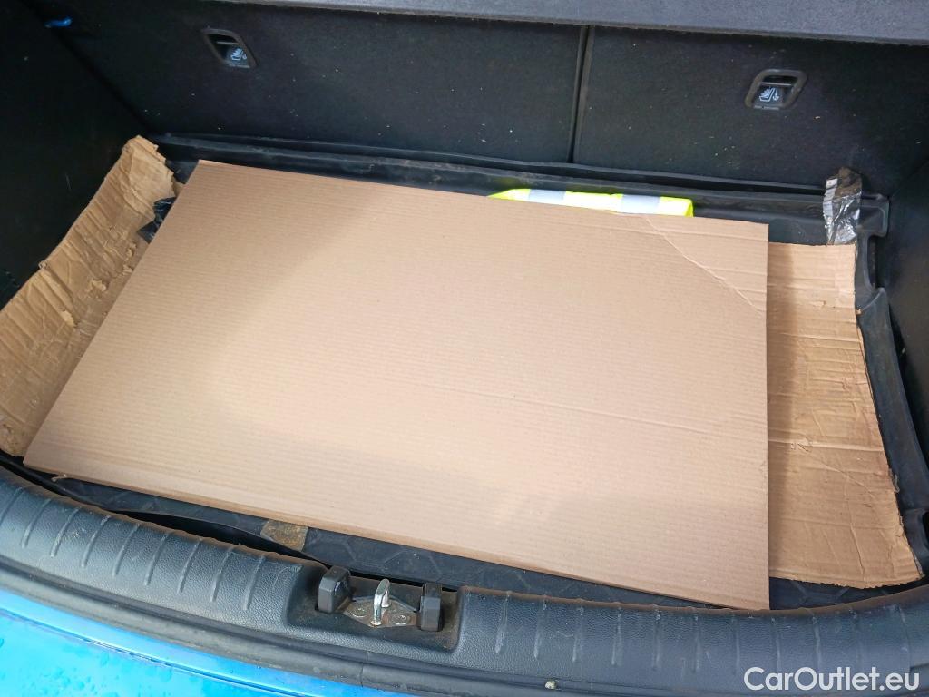  KIA  Rio KIA  / 2020 / 5P / berlina con portón 1.0 T-GDi 74kW (100CV) MHEV iMT Concept #5