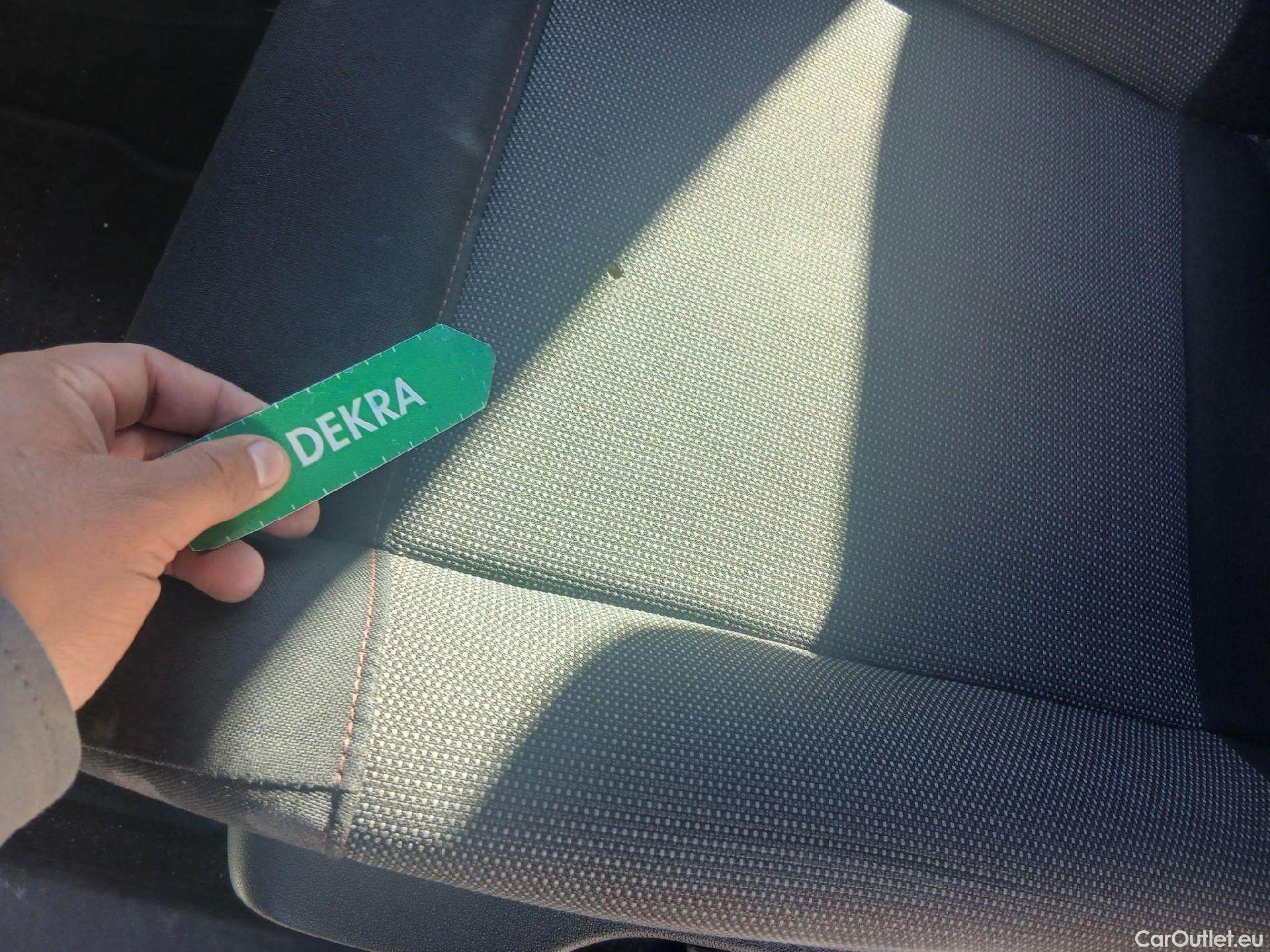  Citroen  C4 Cactus CITROEN  / 2018 / 5P / berlina con portón BlueHDi 73KW (100CV) Live #6