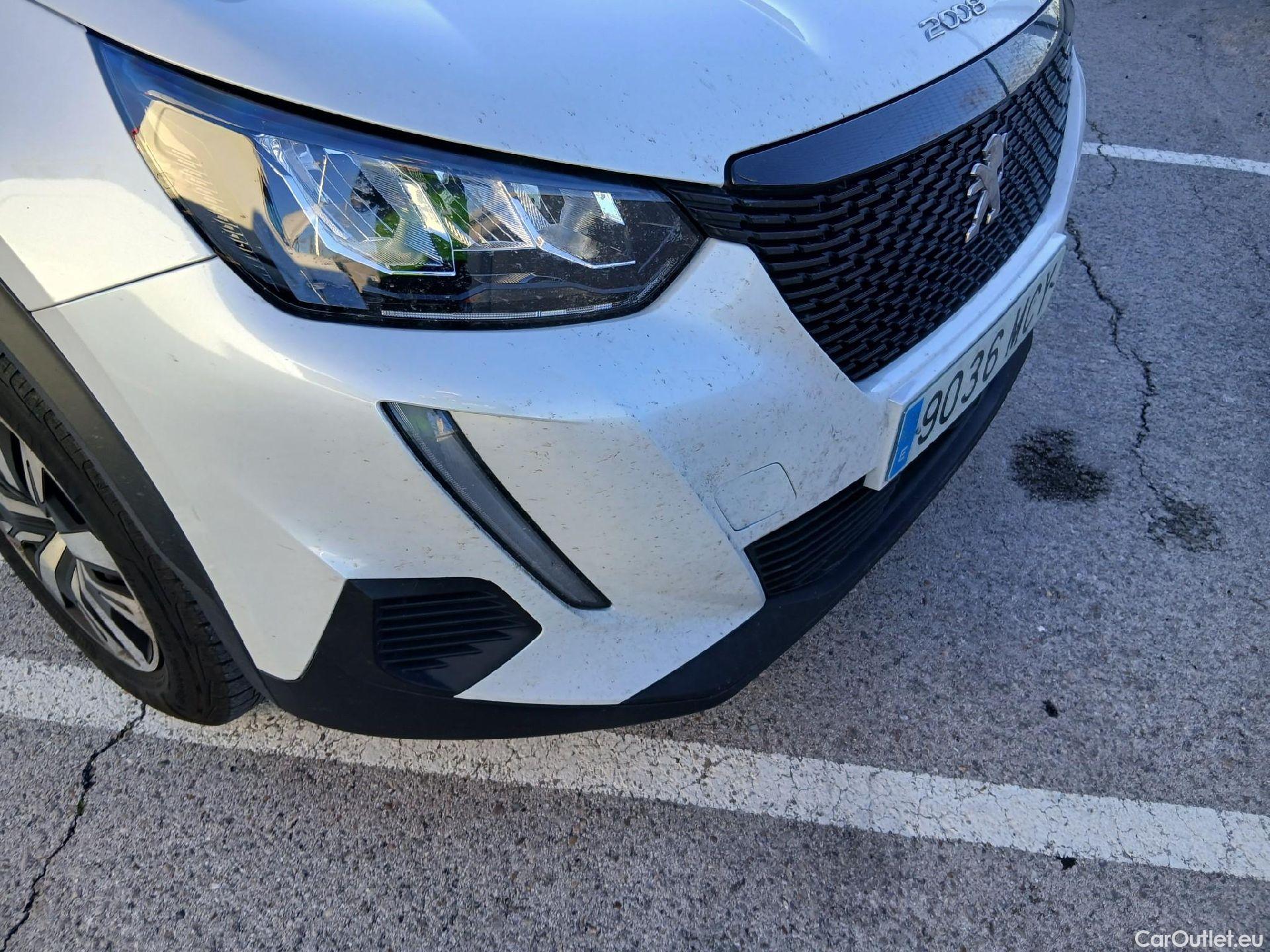  Peugeot  2008 PEUGEOT  / 2019 / 5P / todoterreno Active Pack Puretech 100 S&S BVM6 #4