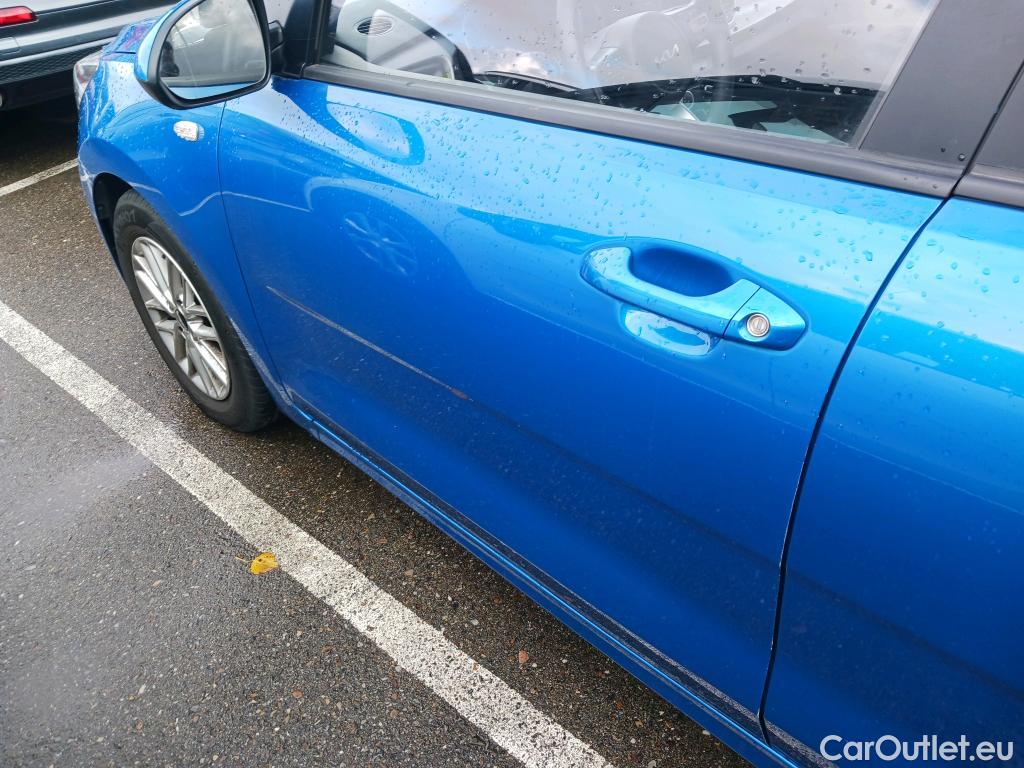  KIA  Rio KIA  / 2020 / 5P / berlina con portón 1.0 T-GDi 74kW (100CV) MHEV iMT Concept #19