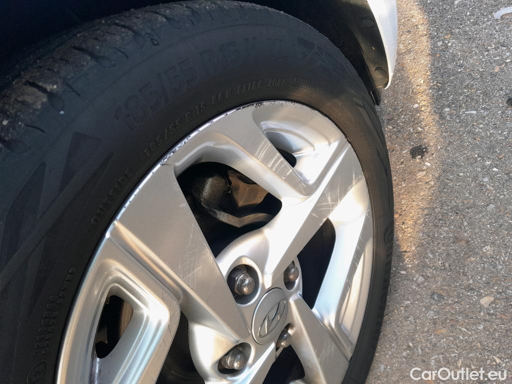  Hyundai  i10 HYUNDAI  / 2020 / 5P / berlina con portón 1.0 Klass #11