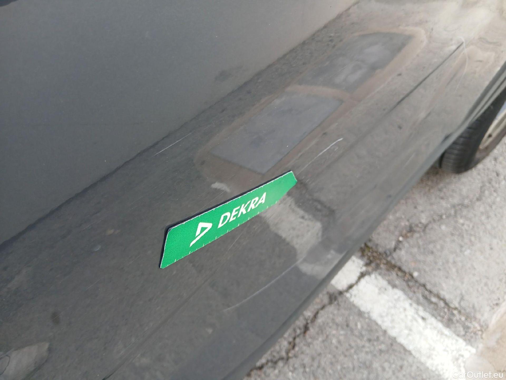  KIA  STONIC KIA  / 2017 / 5P / todoterreno 1.0 T-GDi 74kW (100CV) MHEV iMT Concept #18