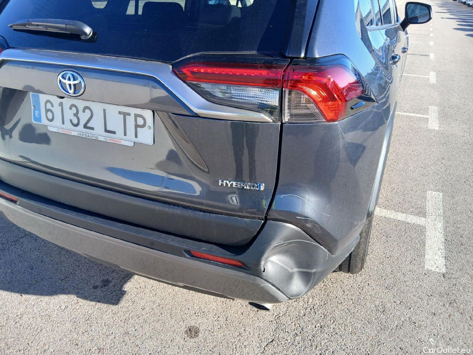  Toyota  RAV4 TOYOTA  / 2018 / 5P / todoterreno 2.5l 220H Advance #24