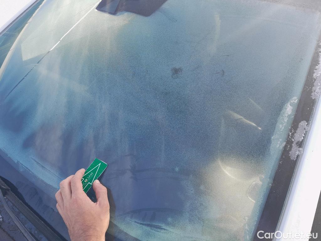  Hyundai  i10 HYUNDAI  / 2020 / 5P / berlina con portón 1.0 Klass #2