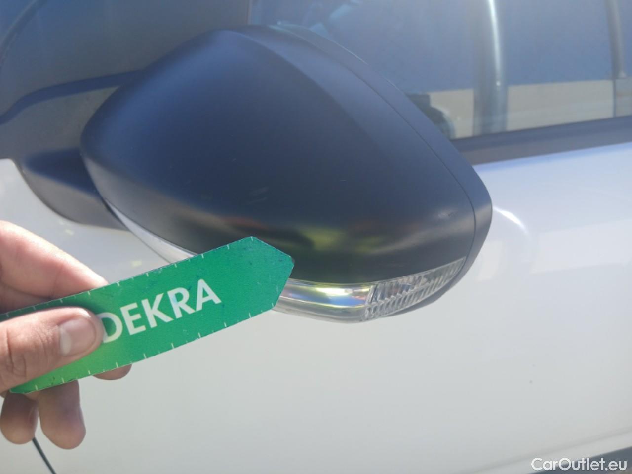  Citroen  C4 Cactus CITROEN  / 2018 / 5P / berlina con portón BlueHDi 73KW (100CV) Live #18