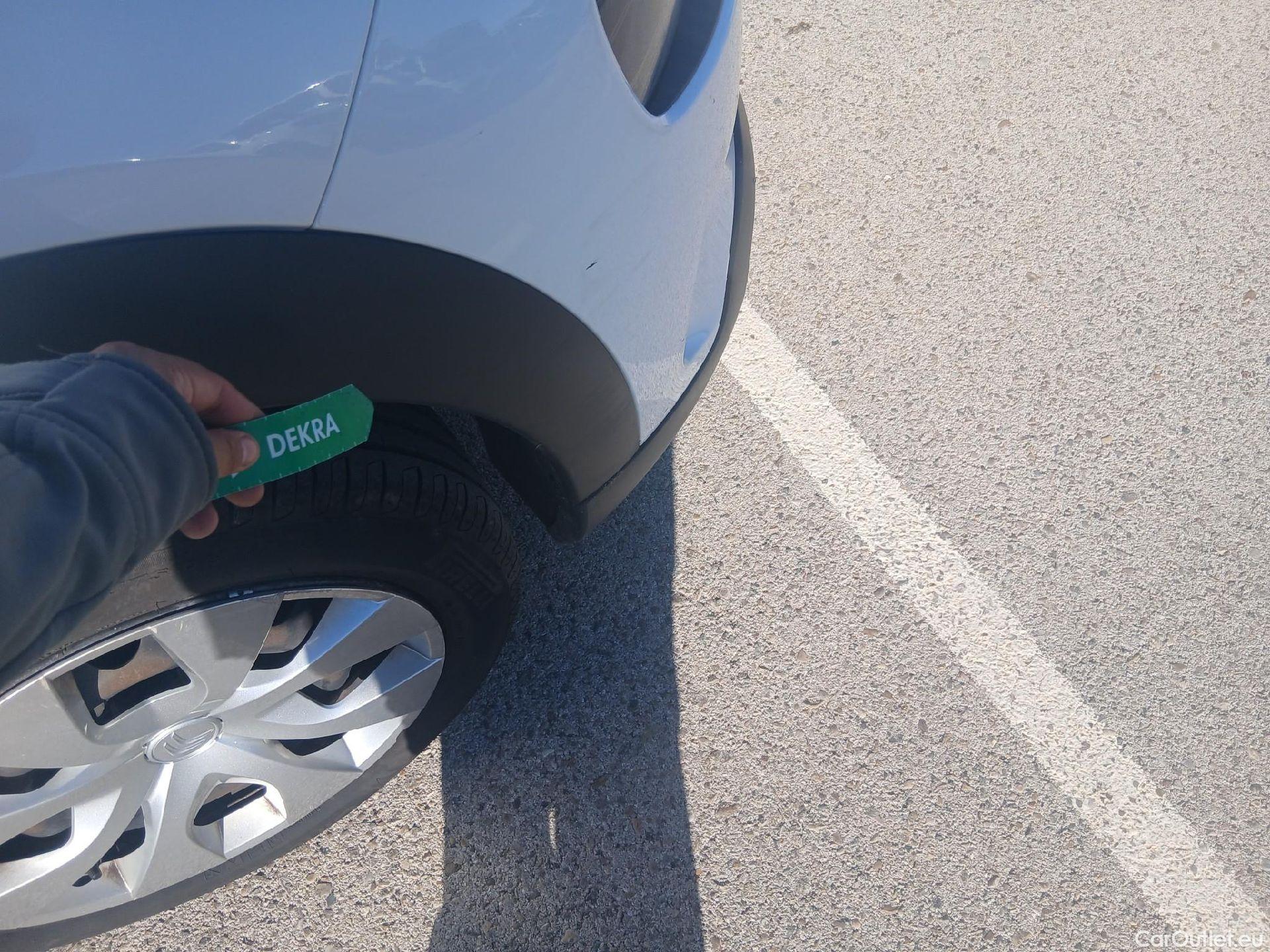  Citroen  C4 Cactus CITROEN  / 2018 / 5P / berlina con portón BlueHDi 73KW (100CV) Live #41