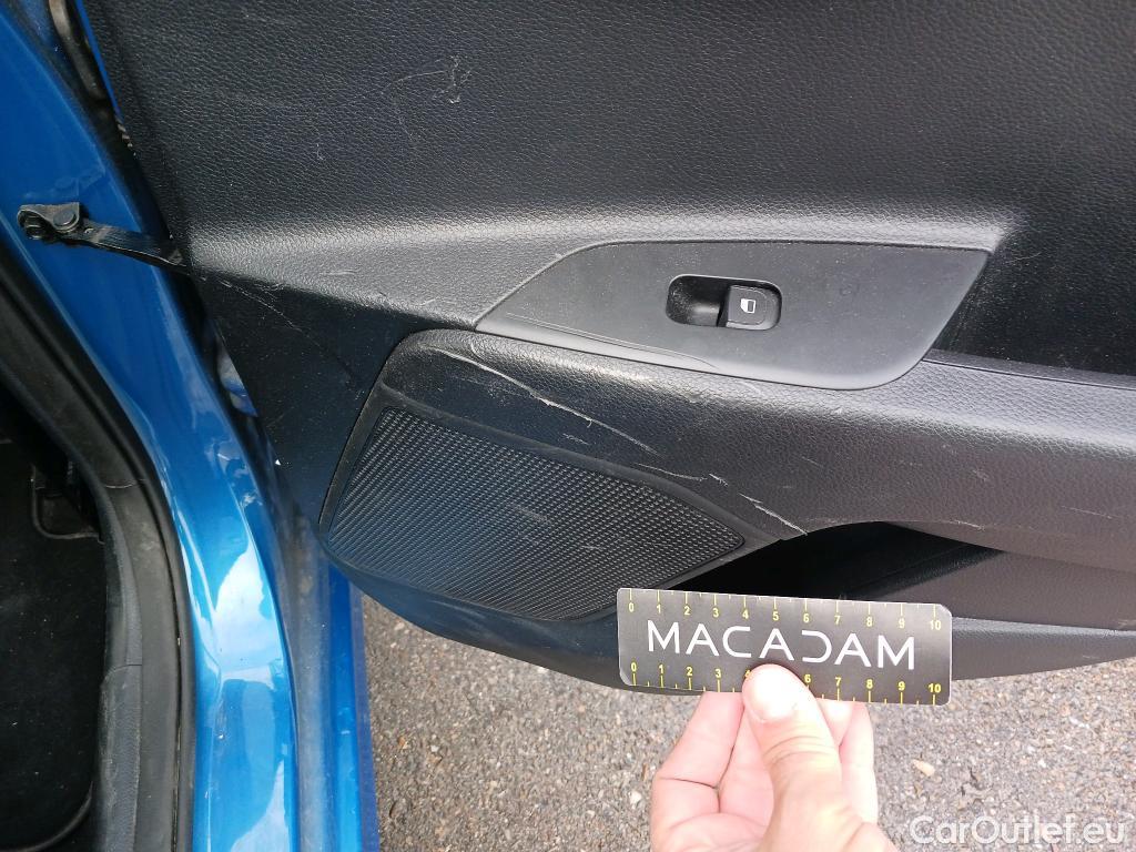  KIA  Rio KIA  / 2020 / 5P / berlina con portón 1.0 T-GDi 74kW (100CV) MHEV iMT Concept #36