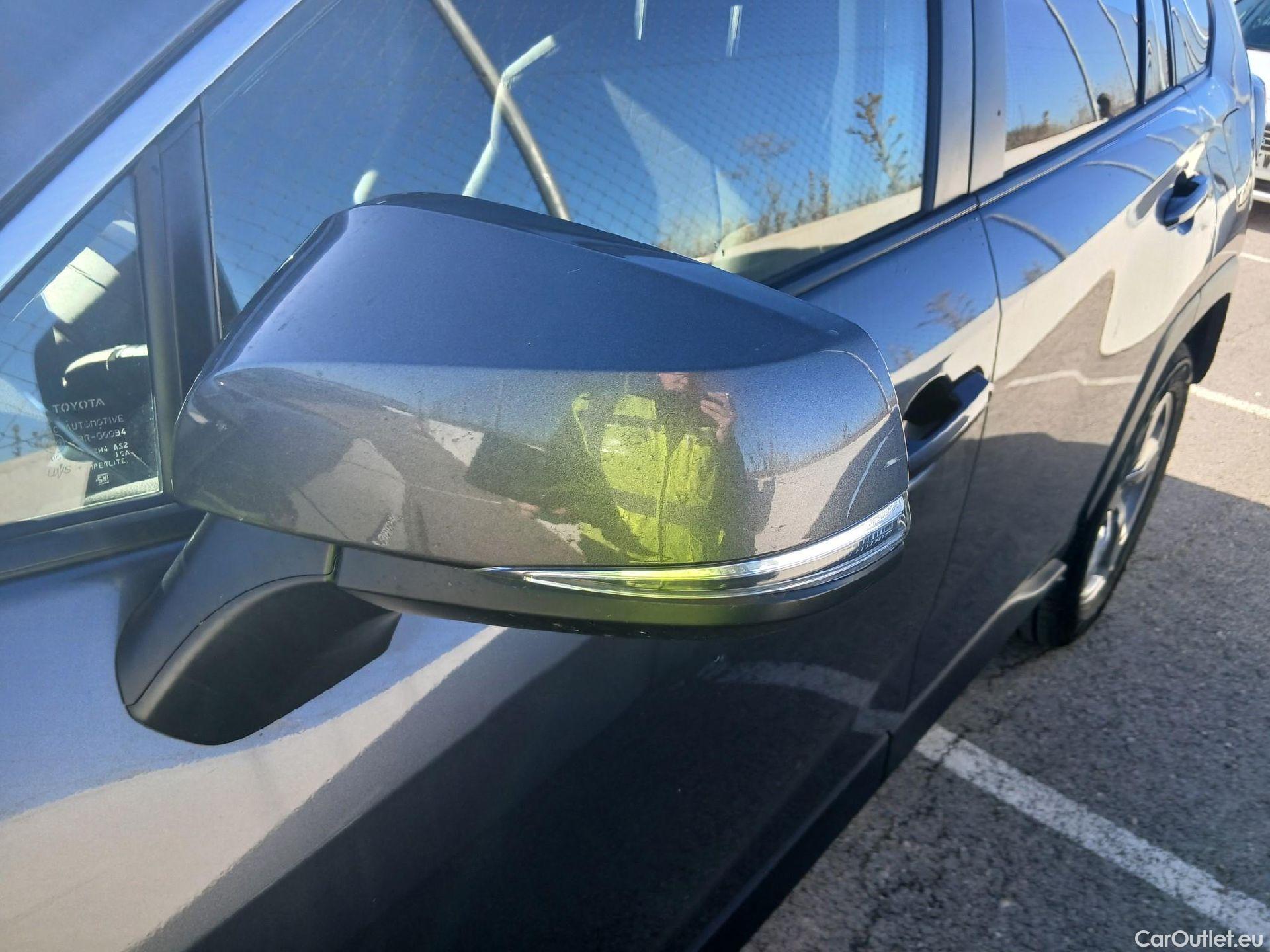  Toyota  RAV4 TOYOTA  / 2018 / 5P / todoterreno 2.5l 220H Advance #12