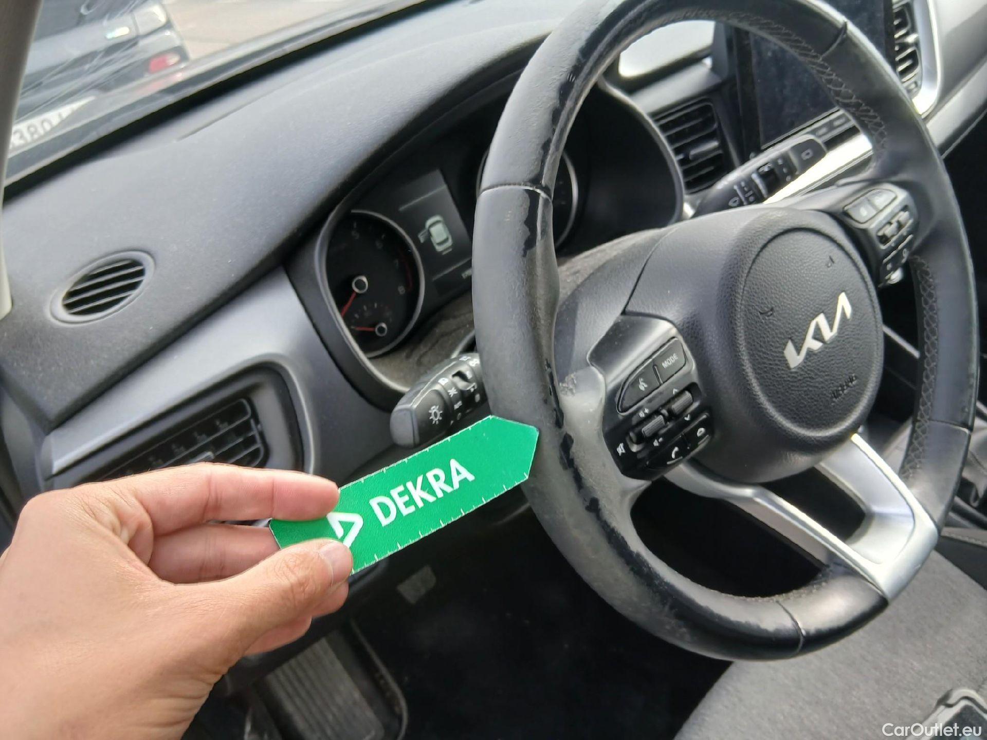  KIA  STONIC KIA  / 2017 / 5P / todoterreno 1.0 T-GDi 74kW (100CV) MHEV iMT Concept #16