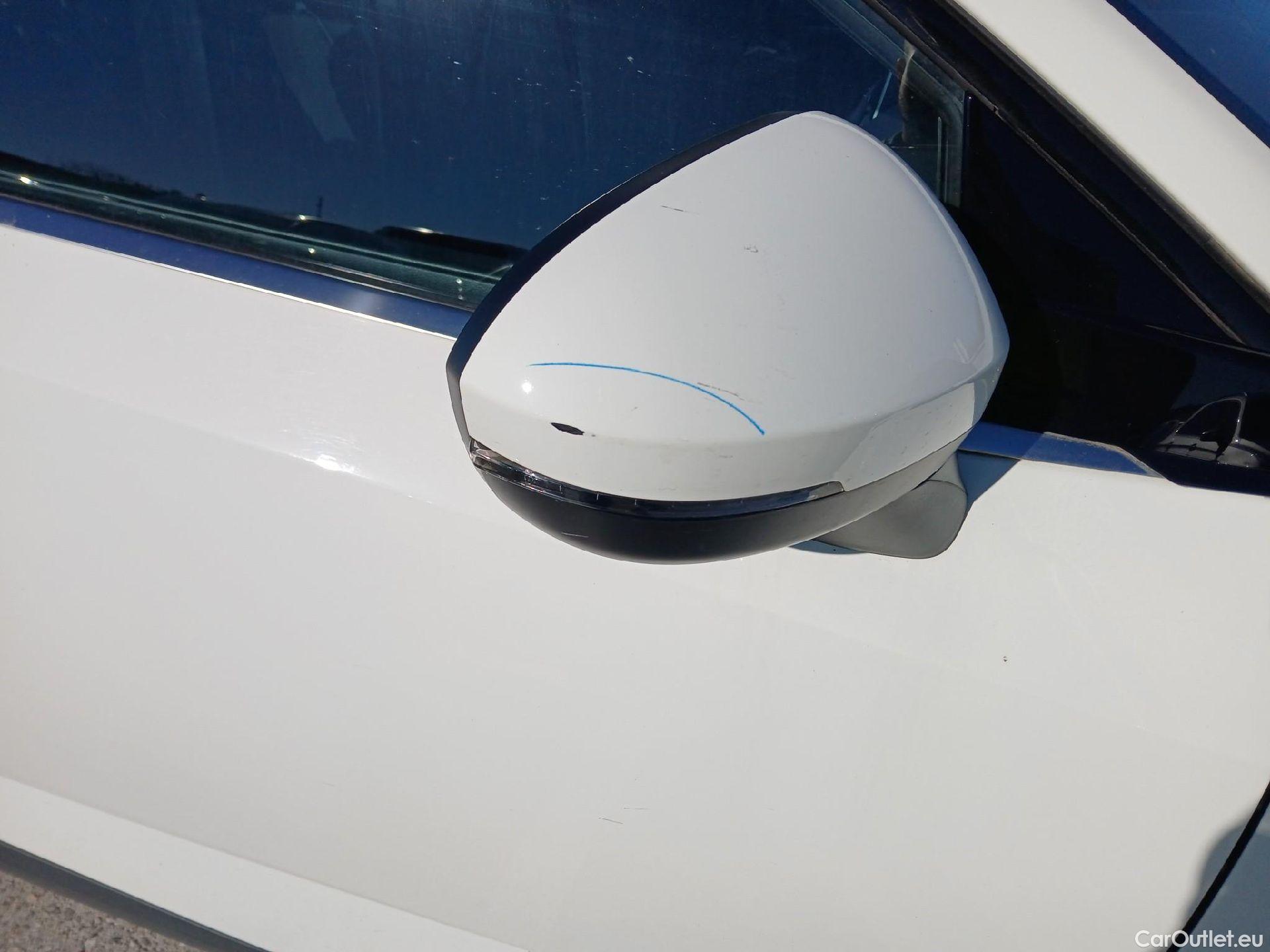  Nissan  Qashqai NISSAN  / 2021 / 5P / todoterreno DIG-T 103kW (140CV) mHEV 4x2 Acenta #29