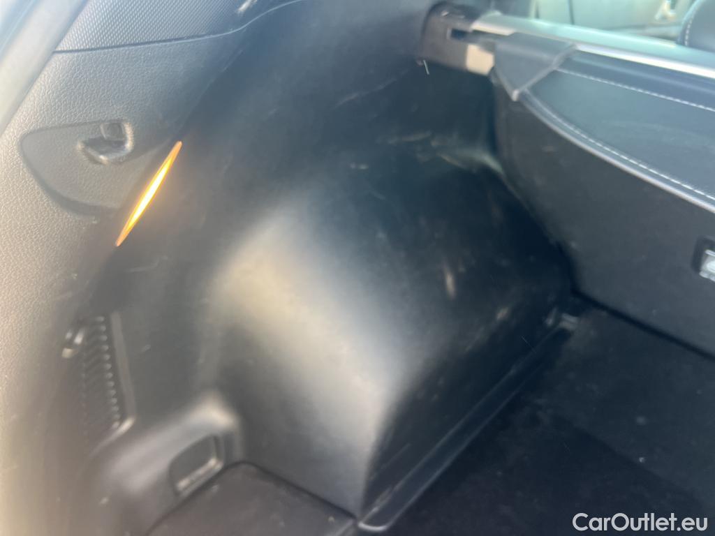  KIA  Sportage KIA  / 2018 / 5P / todoterreno 1.6 T-GDi GT Line Essential DCT 4x2 #20