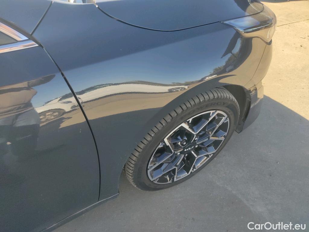  KIA  Cee'd KIA Ceed Tourer / 2021 / 5P / familiar Tourer 1.5 MHEV 118kW(160CV) GT Line DCT #26