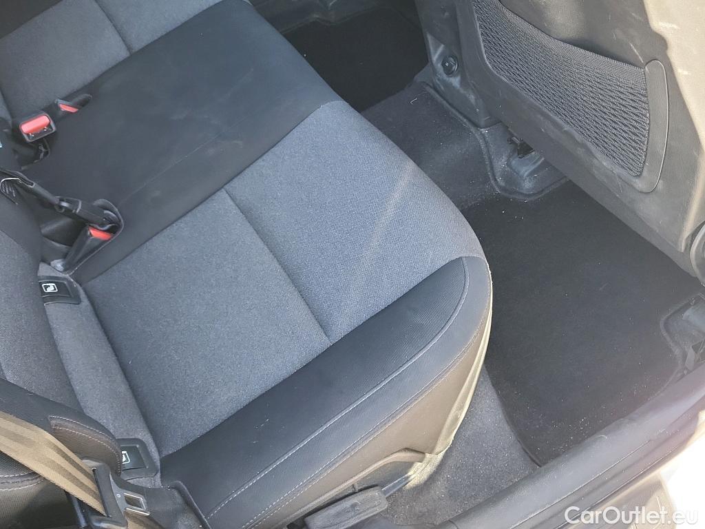  Hyundai  Tucson HYUNDAI  / 2018 / 5P / todoterreno 1.6 CRDI 85kW (116CV) 48V SLE 4X2(SP)(SL) #8