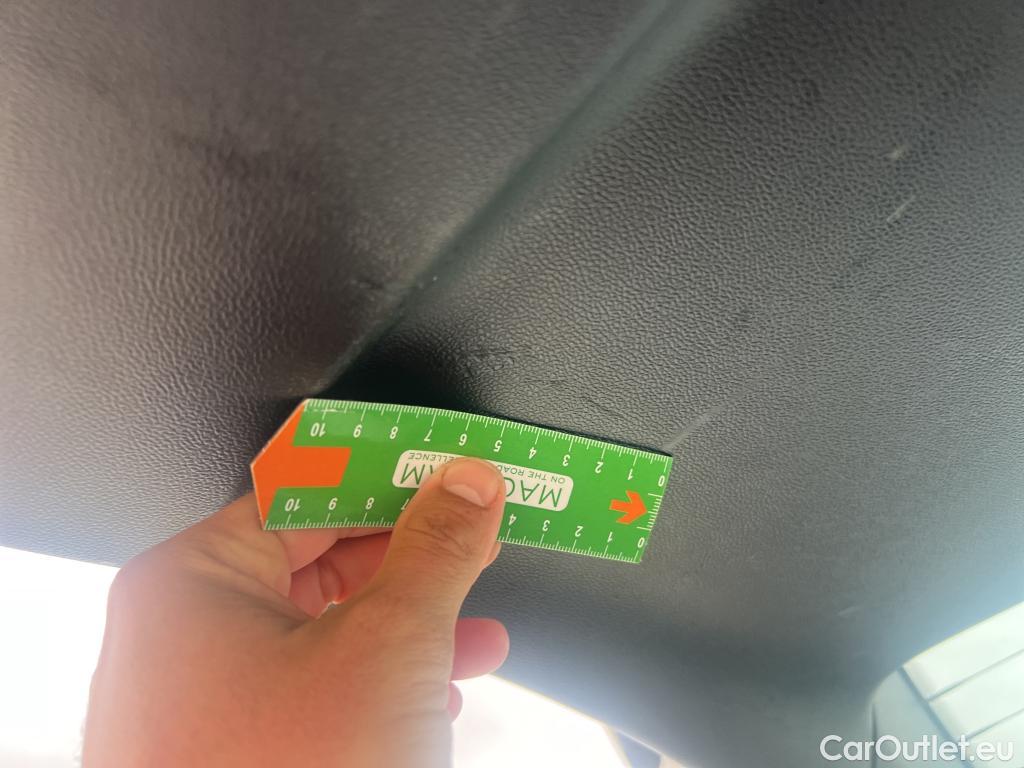  Ford  Kuga FORD  / 2019 / 5P / todoterreno Titanium 2.5 Duratec FHEV 140kW Auto #4