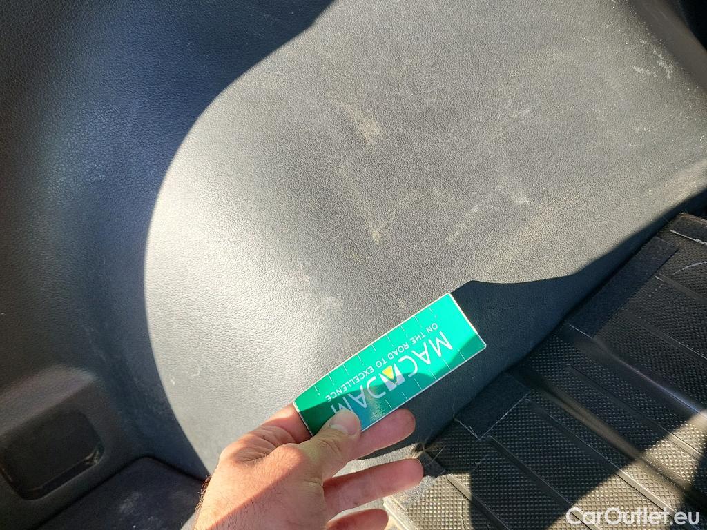  Hyundai  Tucson HYUNDAI  / 2018 / 5P / todoterreno 1.6 CRDI 85kW (116CV) 48V SLE 4X2(SP)(SL) #27