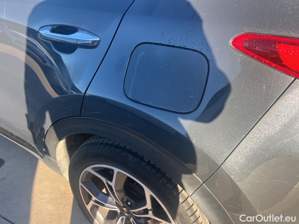  KIA  Sportage KIA  / 2018 / 5P / todoterreno 1.6 T-GDi GT Line Essential DCT 4x2 #11