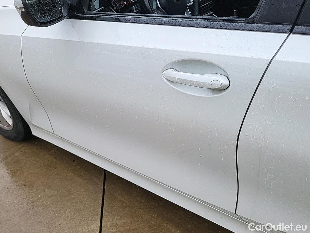  Bmw  Serie 3 BMW  / 2018 / 4P / sedán 318d Auto. #5