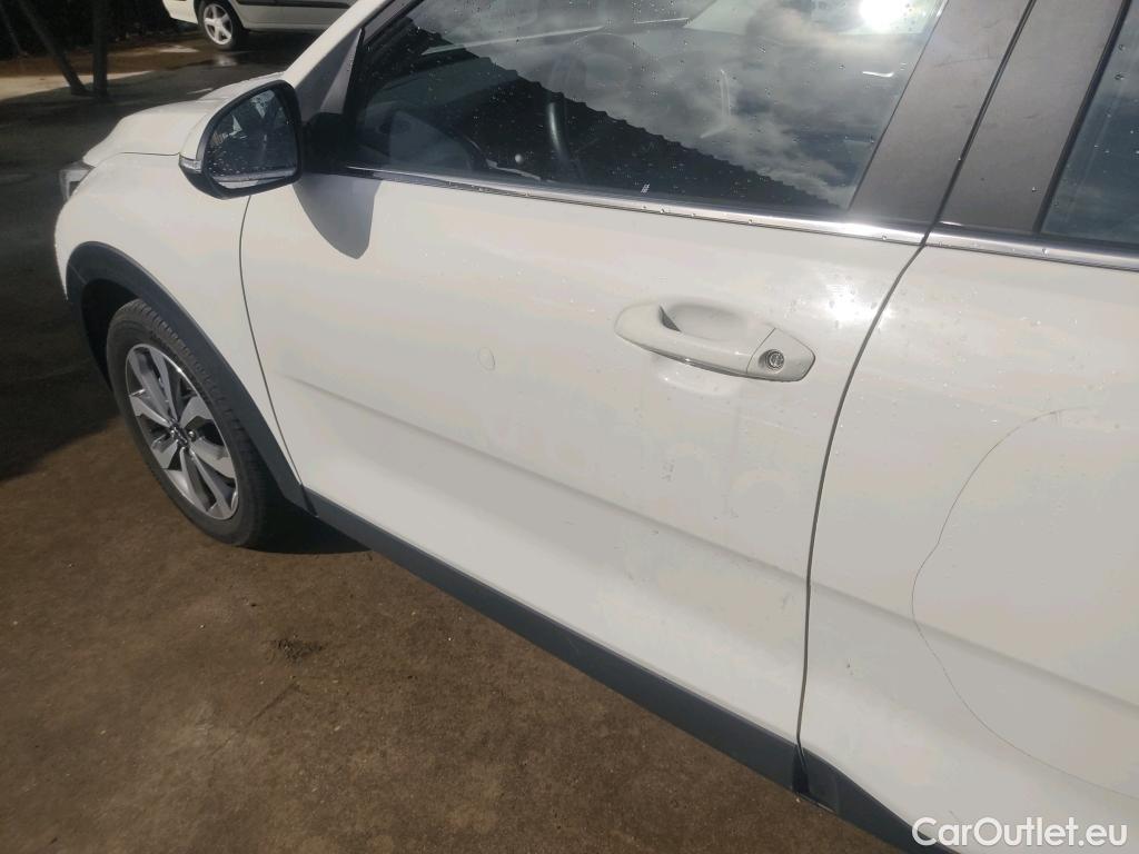  KIA  STONIC KIA  / 2017 / 5P / todoterreno 1.0 T-GDi 88kW (120CV) MHEV iMT Drive #18