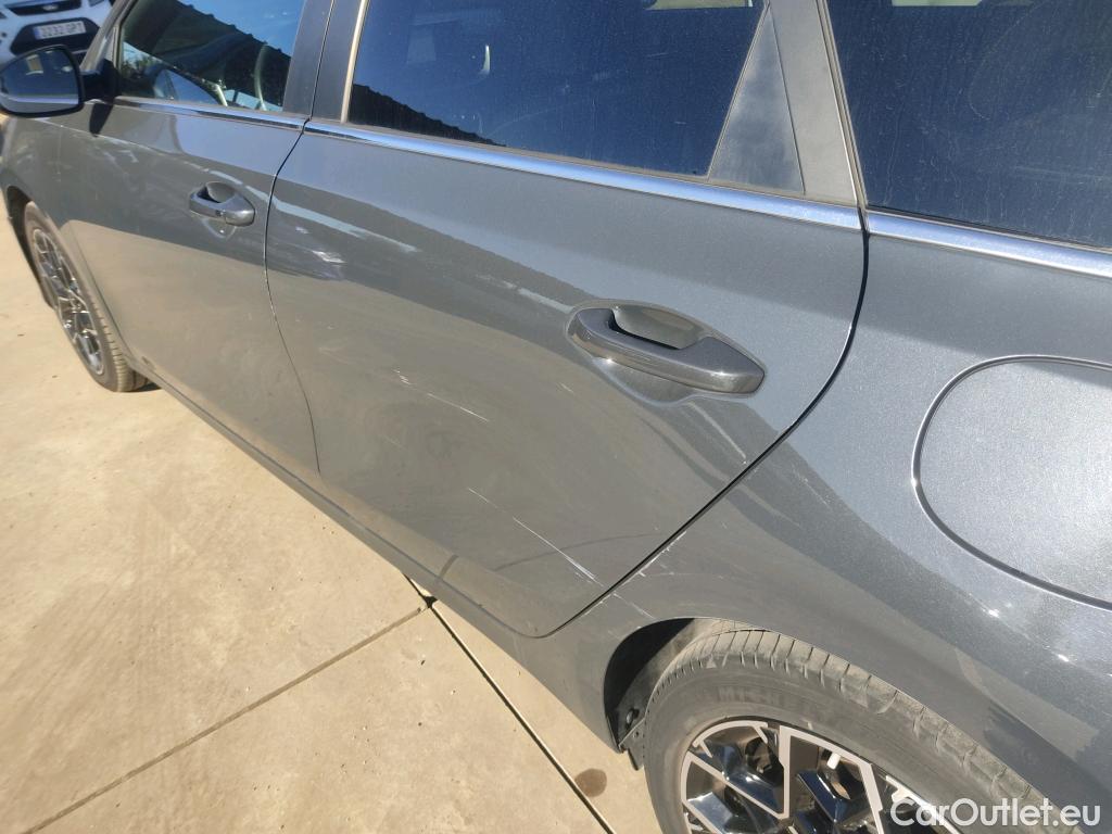  KIA  Cee'd KIA Ceed Tourer / 2021 / 5P / familiar Tourer 1.5 MHEV 118kW(160CV) GT Line DCT #20