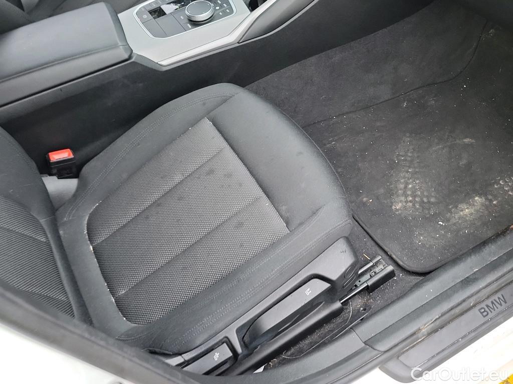  Bmw  Serie 3 BMW  / 2018 / 4P / sedán 318d Auto. #13
