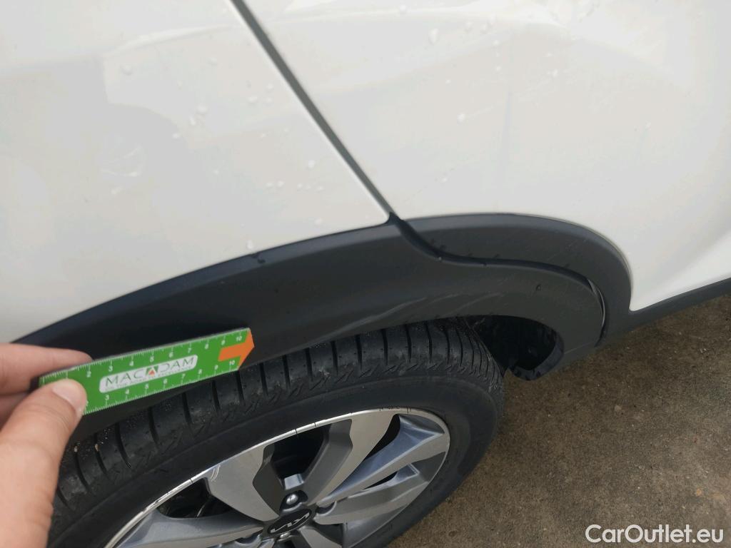  KIA  STONIC KIA  / 2017 / 5P / todoterreno 1.0 T-GDi 88kW (120CV) MHEV iMT Drive #15