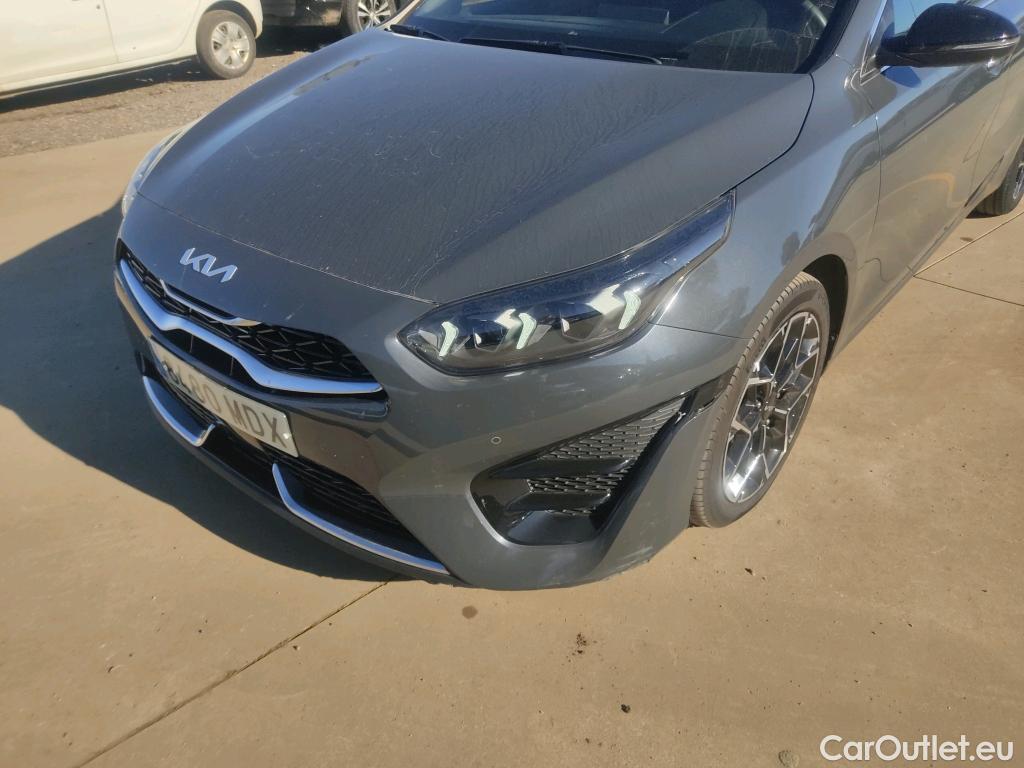  KIA  Cee'd KIA Ceed Tourer / 2021 / 5P / familiar Tourer 1.5 MHEV 118kW(160CV) GT Line DCT #9