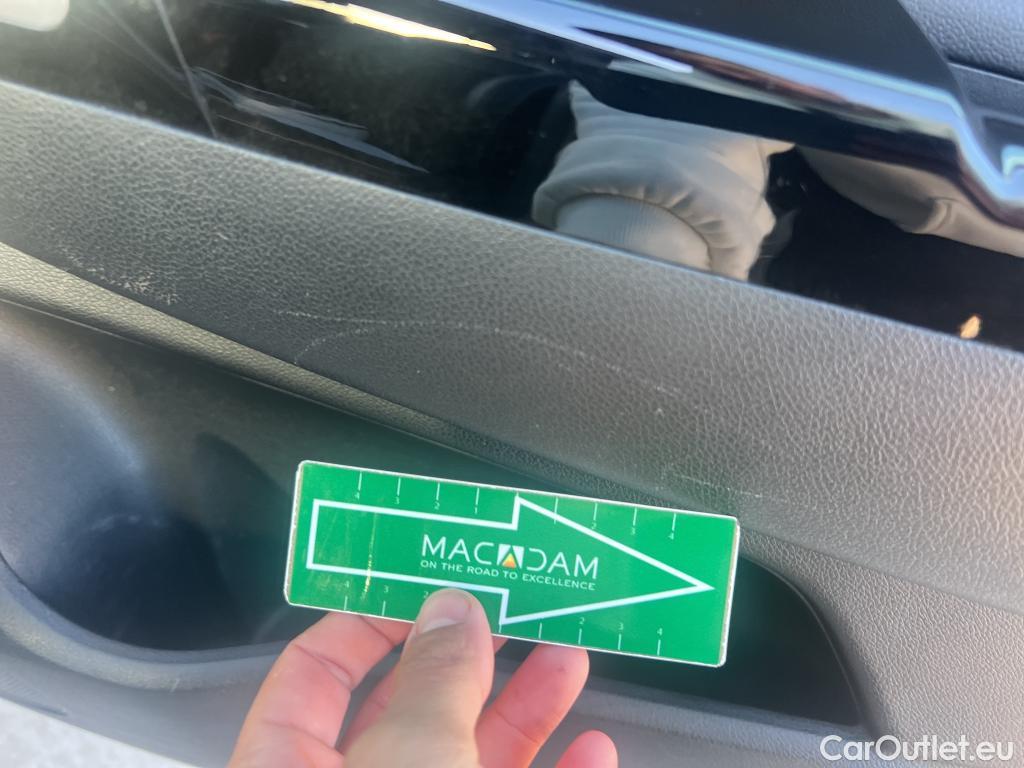  KIA  Sportage KIA  / 2018 / 5P / todoterreno 1.6 T-GDi GT Line Essential DCT 4x2 #29