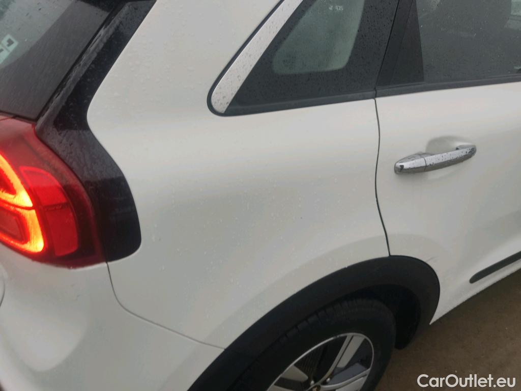  KIA  Niro KIA  / 2019 / 5P / crossover 1.6 GDi HEV 104kW (141CV) Drive #29