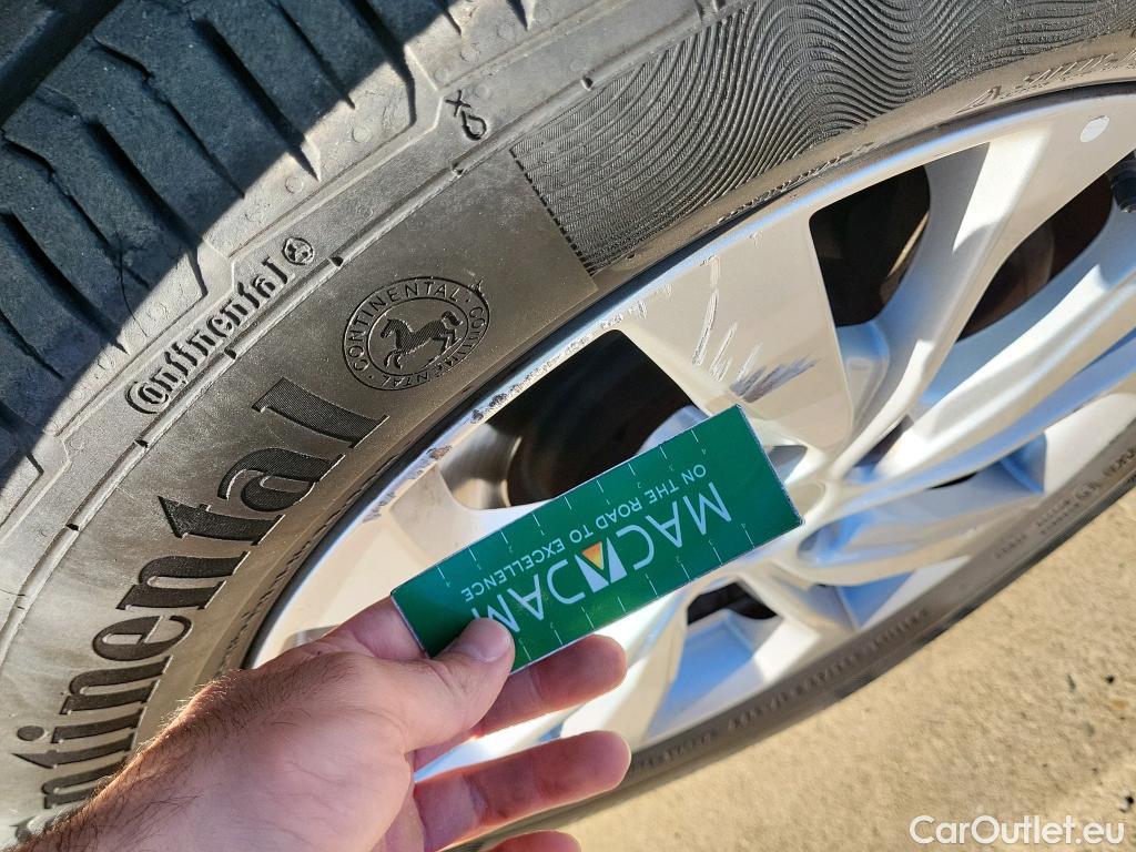  Hyundai  Tucson HYUNDAI  / 2018 / 5P / todoterreno 1.6 CRDI 85kW (116CV) 48V SLE 4X2(SP)(SL) #11