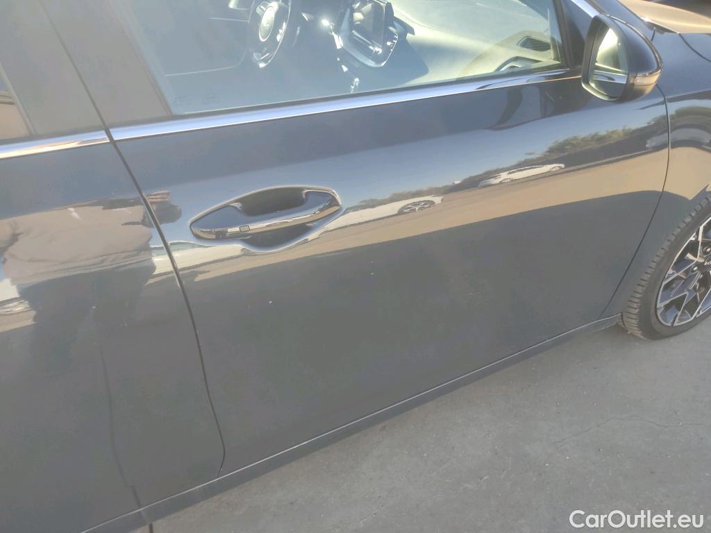  KIA  Cee'd KIA Ceed Tourer / 2021 / 5P / familiar Tourer 1.5 MHEV 118kW(160CV) GT Line DCT #15