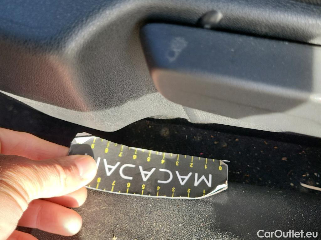  Citroen  C3  Live Pack 1.5 BlueHDi 100CV MT6 E6d #18