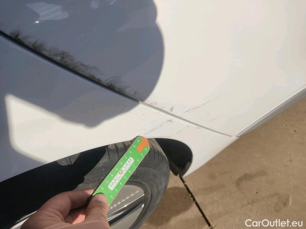  Hyundai   Ioniq HYUNDAI / 2019 / 5P / berlina con portón 1.6 GDI HEV Tecno DCT #17