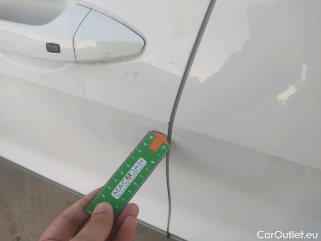  KIA  Sportage KIA  / 2022 / 5P / todoterreno 1.6 T-GDi PHEV 198kW (265CV) Tech 4X4 #4