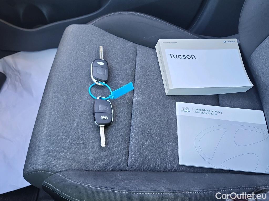  Hyundai  Tucson HYUNDAI  / 2018 / 5P / todoterreno 1.6 CRDI 85kW (116CV) 48V SLE 4X2(SP)(SL) #16
