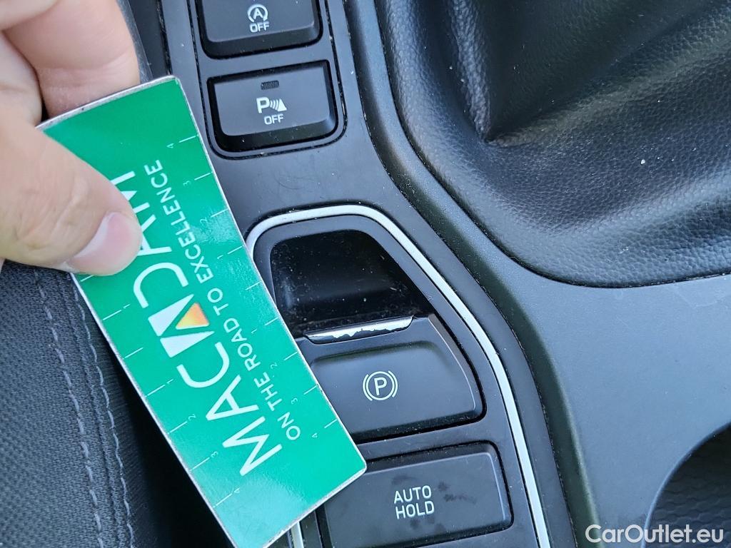  Hyundai  Tucson HYUNDAI  / 2018 / 5P / todoterreno 1.6 CRDI 85kW (116CV) 48V SLE 4X2(SP)(SL) #25