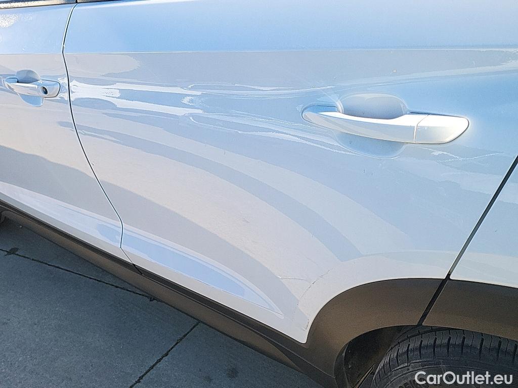  Hyundai  Tucson HYUNDAI  / 2018 / 5P / todoterreno 1.6 CRDI 85kW (116CV) 48V SLE 4X2(SP)(SL) #5