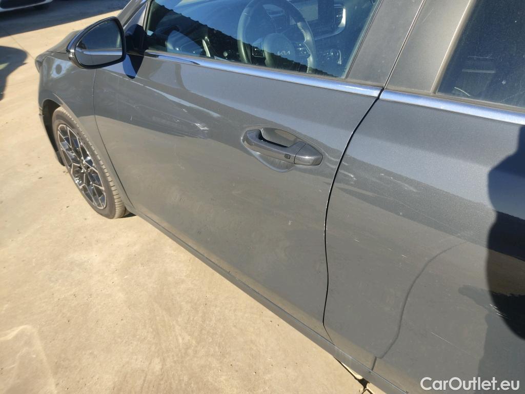  KIA  Cee'd KIA Ceed Tourer / 2021 / 5P / familiar Tourer 1.5 MHEV 118kW(160CV) GT Line DCT #13