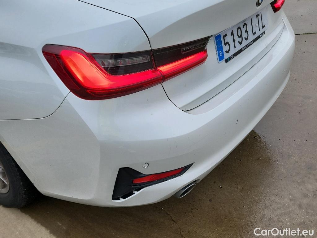  Bmw  Serie 3 BMW  / 2018 / 4P / sedán 318d Auto. #3