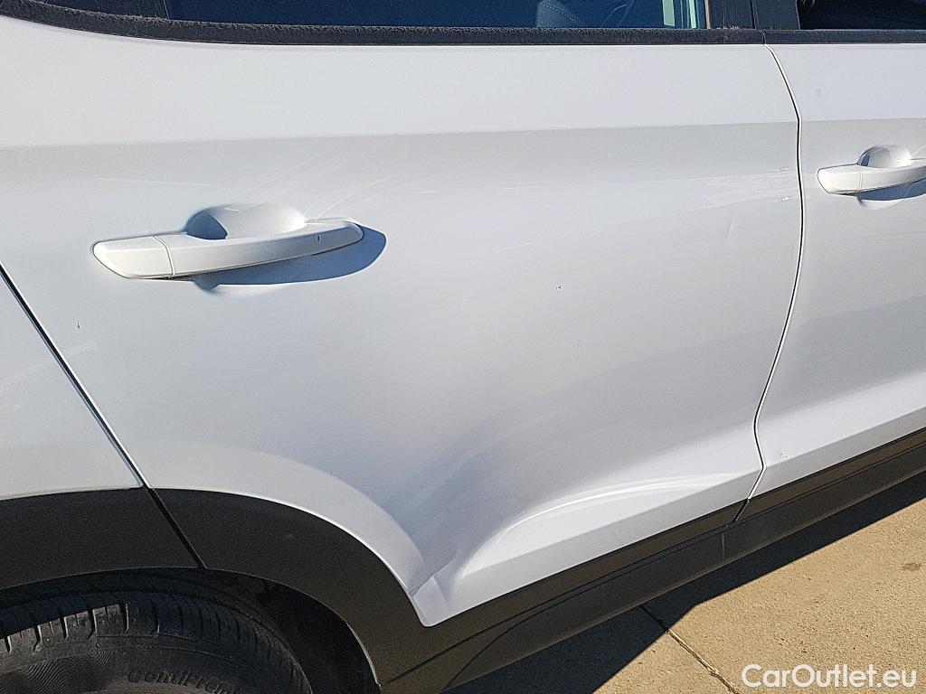  Hyundai  Tucson HYUNDAI  / 2018 / 5P / todoterreno 1.6 CRDI 85kW (116CV) 48V SLE 4X2(SP)(SL) #3