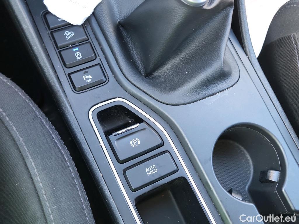  Hyundai  Tucson HYUNDAI  / 2018 / 5P / todoterreno 1.6 CRDI 85kW (116CV) 48V SLE 4X2(SP)(SL) #24