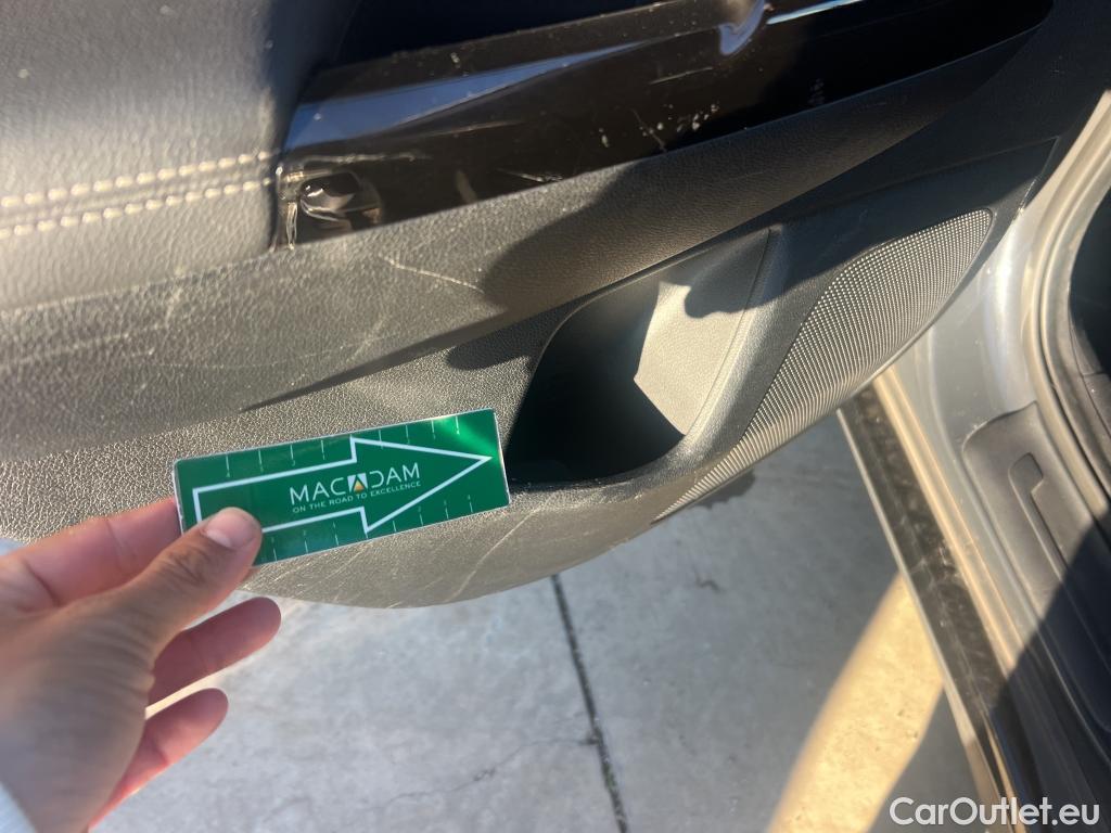  KIA  Sportage KIA  / 2018 / 5P / todoterreno 1.6 T-GDi GT Line Essential DCT 4x2 #27