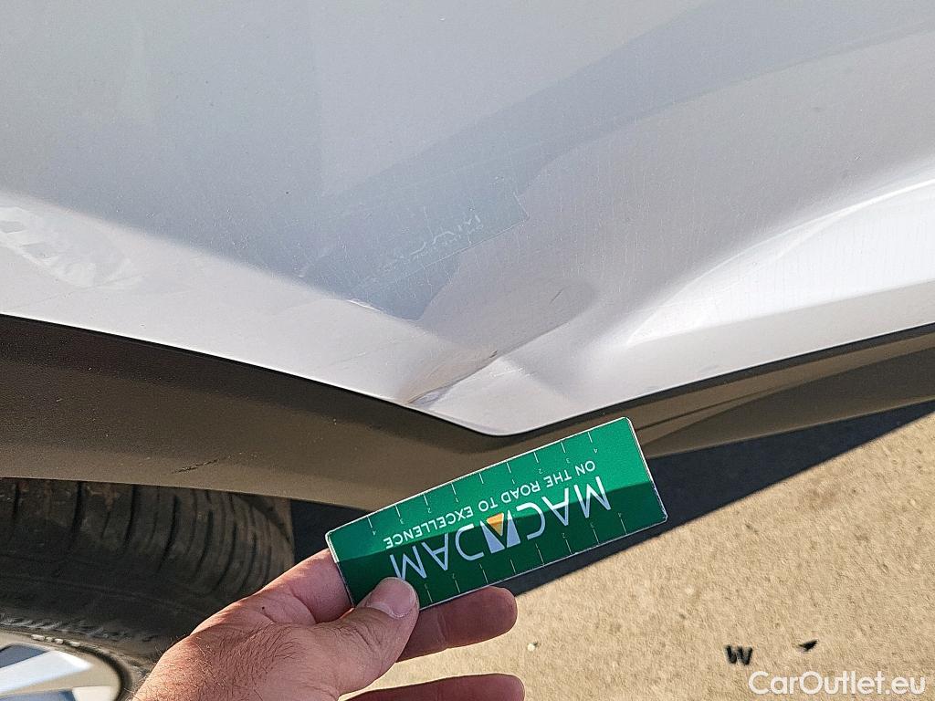  Hyundai  Tucson HYUNDAI  / 2018 / 5P / todoterreno 1.6 CRDI 85kW (116CV) 48V SLE 4X2(SP)(SL) #4